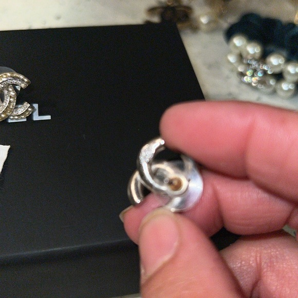 Chanel CC pearl vintage earrings - Picture 2 of 5
